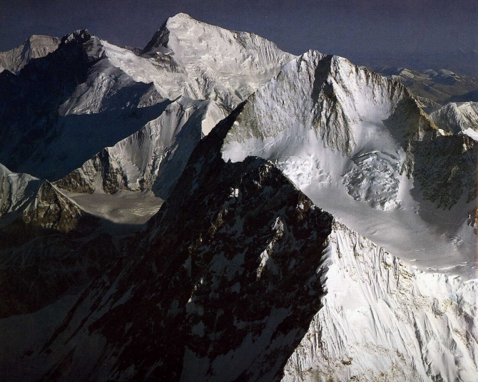 МАКАЛУ - 8481 м. Краткий обзор. (Альпинизм, гималаи, непал)