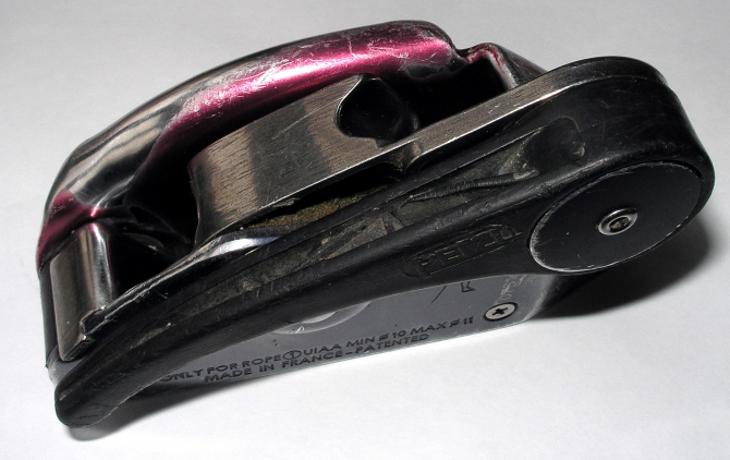 Страховочные устройства: проблемы и решения. Часть 5 - износ веревок и устройств. Наведение и снятие порчи (Альпинизм, спускалки, очумелые ручки, веревки, восьмерка, реверсо, гри-гри, ремонт снаряжения, узел уиаа)