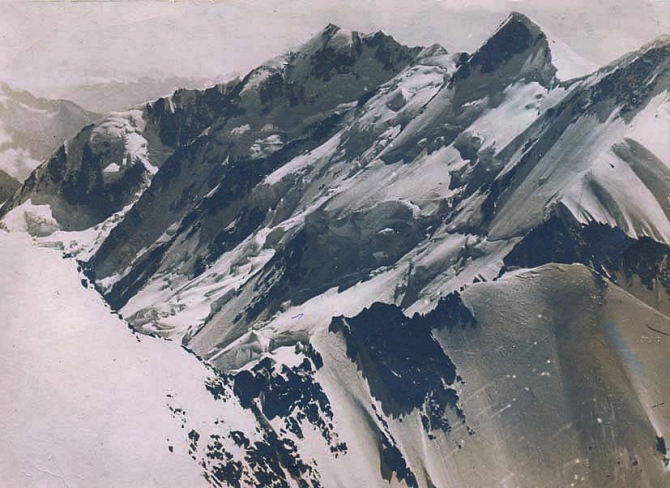 ФОТОГРАФИЯ, СДЕЛАННАЯ В. Л. СЕМЕНОВСКИМ. 1935 г., БЕЗЕНГИ (Альпинизм, семеновский в.л., книга "альпинизм")
