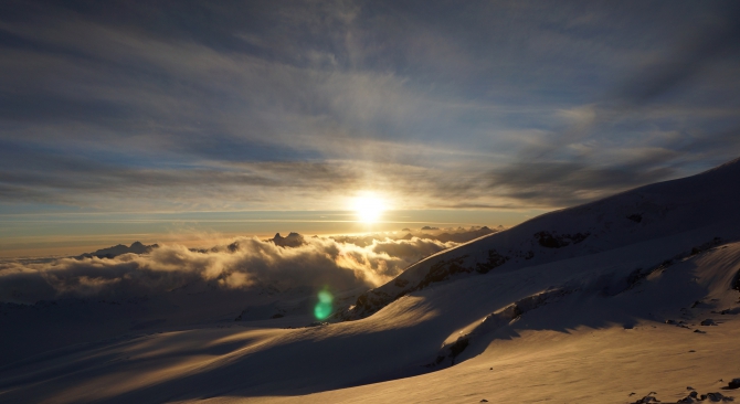 Эльбрус...Цветы на вершине. (Альпинизм, маша хитрикова, хитриков, ред поинт, red point)