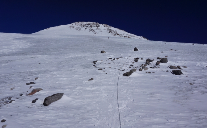 Эльбрус...Цветы на вершине. (Альпинизм, маша хитрикова, хитриков, ред поинт, red point)
