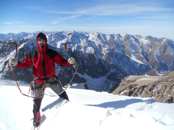 "Ераз-5217" 2013 года выпуска. (Альпинизм, зима, аксу, арча, корея, еразик)