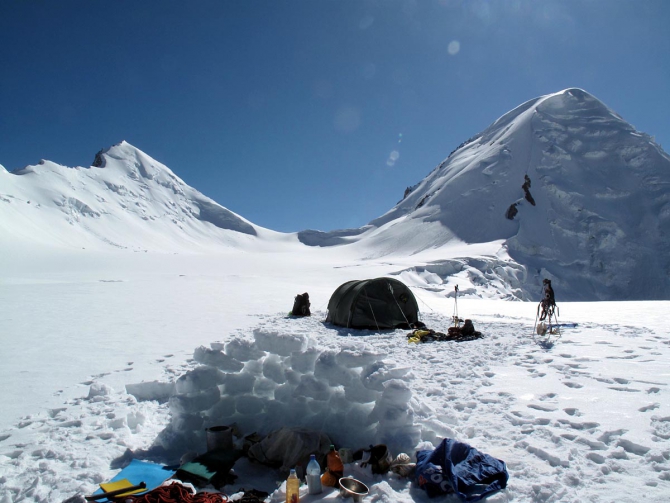 Опасный эксперимент. (Альпинизм, акклиматизация, пик революции, памирский марафон, высотная адаптация, орви, орз)