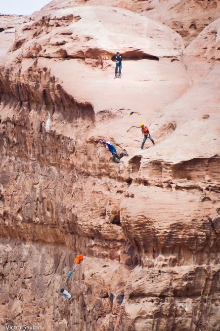 B.A.S.E. & Climbing в Иордании. (Альпинизм, baseclimb, бейс в иордании, rukhlenko, yaemurd, wari rum, рухленко, nefedov, baseclimbing, rapt-team, яэмурд, basejumping, jordan, нефёдов, rapt, рапт, grivel, sivera, вади рам, иордания, base)
