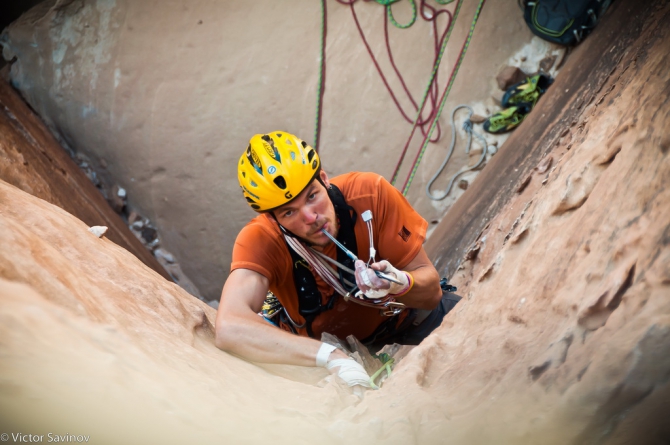 B.A.S.E. & Climbing в Иордании. (Альпинизм, baseclimb, бейс в иордании, rukhlenko, yaemurd, wari rum, рухленко, nefedov, baseclimbing, rapt-team, яэмурд, basejumping, jordan, нефёдов, rapt, рапт, grivel, sivera, вади рам, иордания, base)