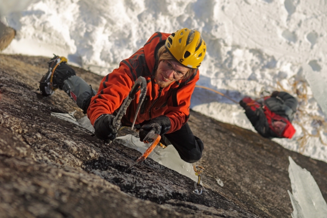 Трасса М18. Микст на Русском Севере (Альпинизм, ледолазание, хибины, драйтулинг, кировск, школа альпинизма, sivera, grivel, нефедов, юкспор, 23 км, шуйские скалы, bouldermixt, бастион вудьявра, городская щель, скальное ущелье, солнечное ущелье, абрам мыс, шуйский микст)
