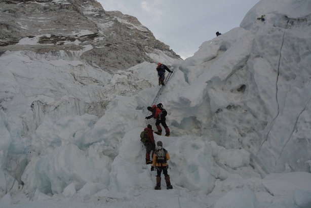 Денис Урубко и Алексей Болотов на Эвересте. Хроники за последние дни (Альпинизм, экспедиции, горы)