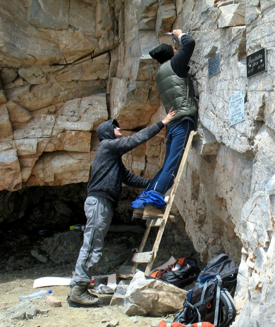 Чимган. Май. Память. (Альпинизм, май 2013г., байназаров андрей, тухватуллин ильяс, лобанов иван)