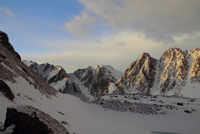 ВОСХОЖДЕНИЕ ПО ВОСТОЧНОЙ СТЕНЕ АКТРУ (4044 МЕТРА, Альпинизм, стена, восточная)