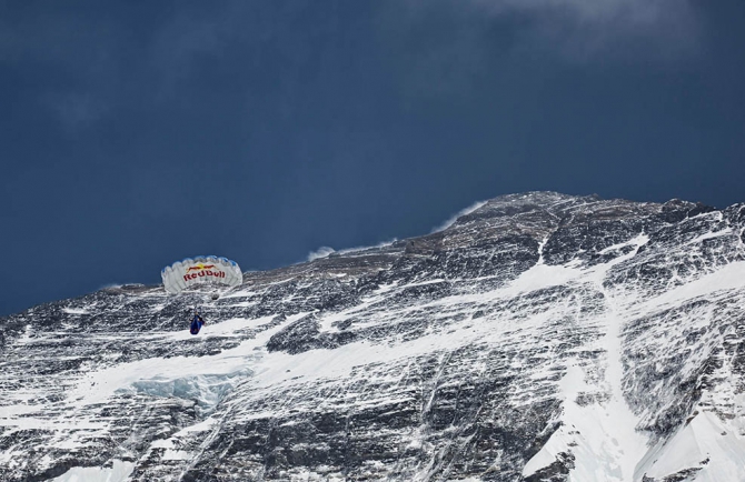 Валерий Розов прыгнул с северной стены Эвереста. Экзит на высоте 7220 м. (Альпинизм, прыжки, red bull, экспедиции, видео, base)