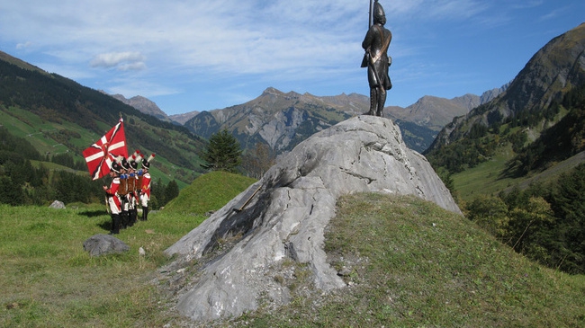 Через Альпы по пути Суворова, что там нового? (Горный туризм, швейцария, альпийский поход, андерматт, чертов мост, муотаталь, паникс, музей суворова)