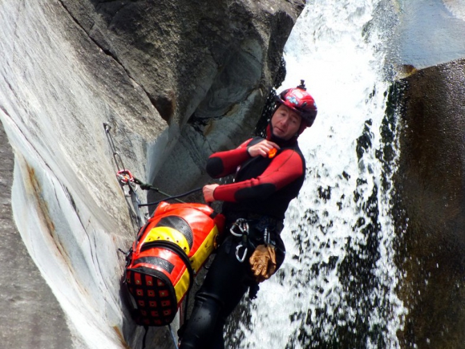Опять каньонинг. Немного текста после поездки в Тессин.... (Путешествия, canyoning, швейцария, туры, боджера)