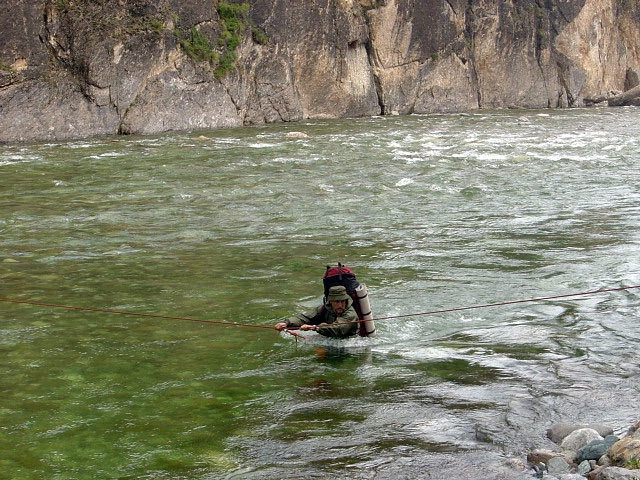 Основные принципы страховки на переправе (Горный туризм, переправа, страховка, безопасность)