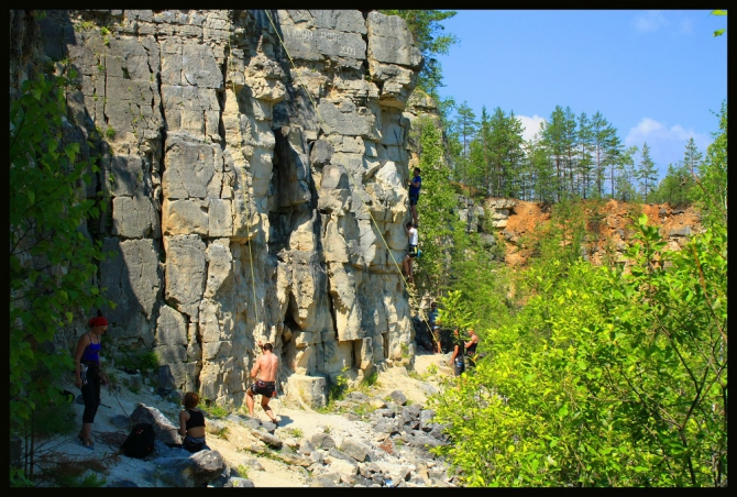 Ещё одни близкие к Москве скалы-Дюкинские карьеры! Хорошо учиться лазить с нижней и дюльферять! Только каски must have! (Скалолазание, королёв, владимир, скалолазание)