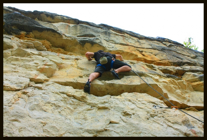 Ещё одни близкие к Москве скалы-Дюкинские карьеры! Хорошо учиться лазить с нижней и дюльферять! Только каски must have! (Скалолазание, королёв, владимир, скалолазание)
