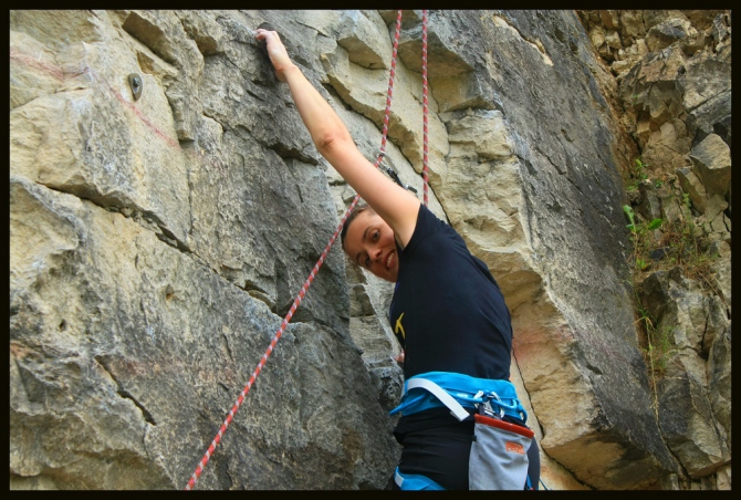 Ещё одни близкие к Москве скалы-Дюкинские карьеры! Хорошо учиться лазить с нижней и дюльферять! Только каски must have! (Скалолазание, королёв, владимир, скалолазание)