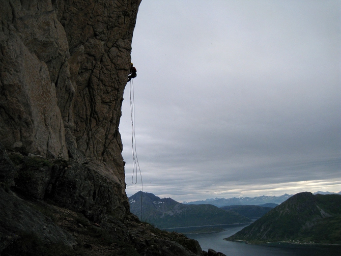 Что такое норвежский энджойбл клаймбинг (Альпинизм, kvaloya, women mountaineering school, квалоя, red fox)