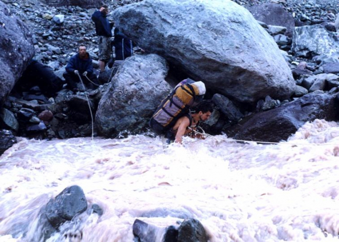 Переправа. Умный в реку не пойдет? (Горный туризм, безопасность)