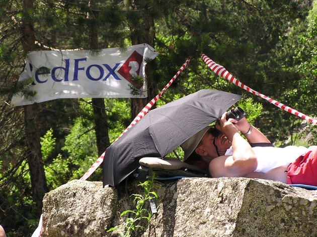 Чемпионат России по альпинизму в Цее. Оранжевая революция от Red Fox. Доска почета Школы. Первые дни в базлаге. Фото. (фар, цей, школа)