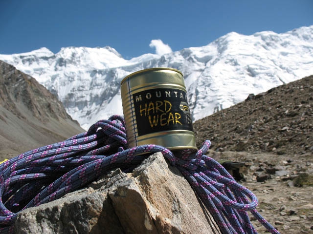 Экспедиция АК МАИ "Пик Коммунизма: возвращение на юго-западную стену" -- несколько слов о волейболе и загадочной банке (Альпинизм, юго-западная стена, альпклуб маи, маршрут непомнящего)