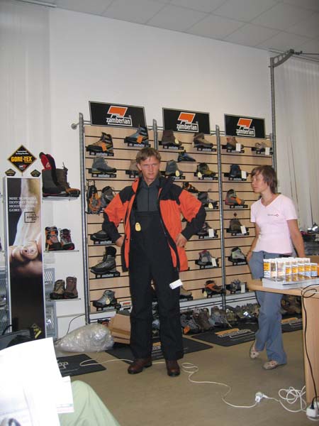 Red Fox Summer distribution Camp. На нас надвигается бум Gore-Tex'а.