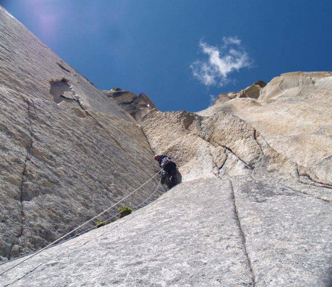Fragments of Freedom. Русская линия на Haina Brakk. 33 питча, 1450m, A4, 6b (Альпинизм, haina brakk direct 2007, пакистан, экспедиции, хайна бракк - директ 2007)