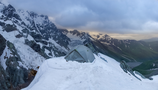 Большие приключения на небольшой горе (Альпинизм, грузия, сванетия, шхара, надир, трэш)