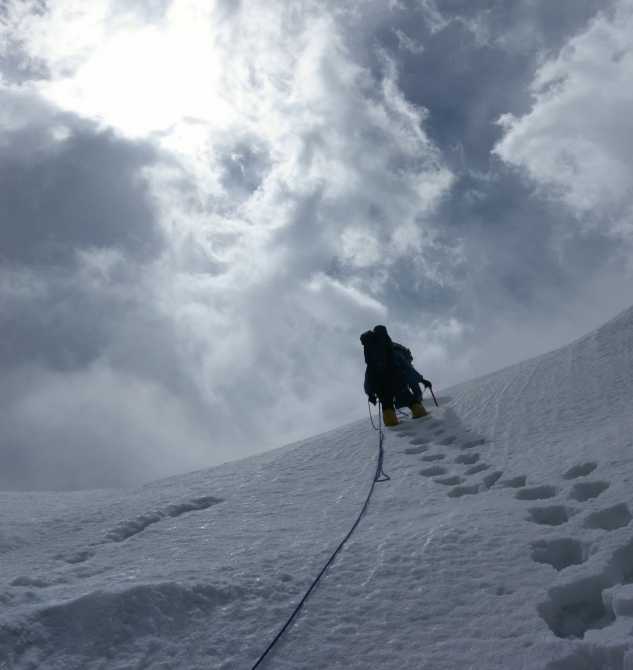 Сказ о том, как мы открыли самый восточный шеститысячник Заалайского хребта :, Альпинизм, экспедиция маи "заалай-2013", курумды, заря востока, пик эйлера, перевал черная осыпь, перевал верхний нура, перевал предвершинный)