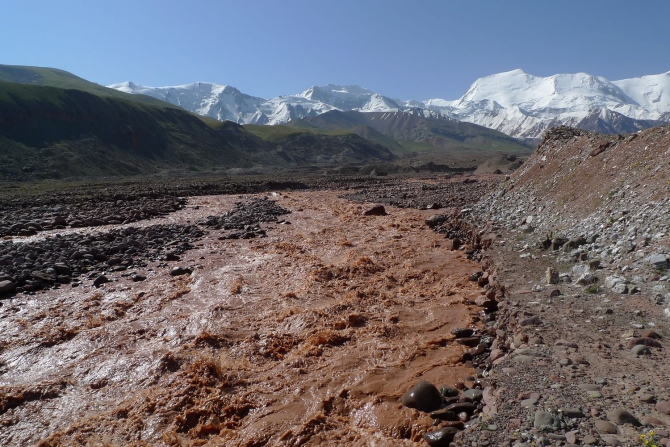 Сказ о том, как мы открыли самый восточный шеститысячник Заалайского хребта :, Альпинизм, экспедиция маи "заалай-2013", курумды, заря востока, пик эйлера, перевал черная осыпь, перевал верхний нура, перевал предвершинный)