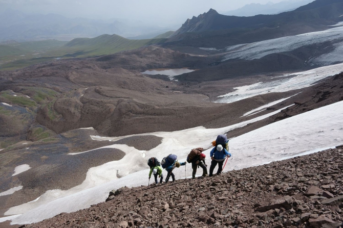 Сказ о том, как мы открыли самый восточный шеститысячник Заалайского хребта :, Альпинизм, экспедиция маи "заалай-2013", курумды, заря востока, пик эйлера, перевал черная осыпь, перевал верхний нура, перевал предвершинный)