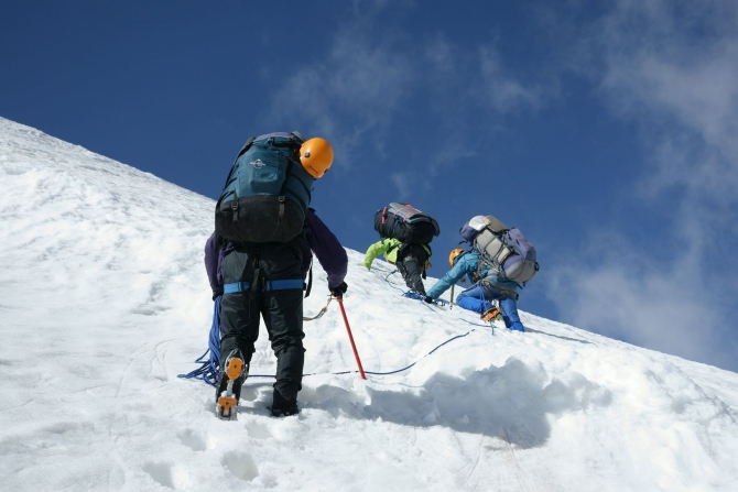 Сказ о том, как мы открыли самый восточный шеститысячник Заалайского хребта :, Альпинизм, экспедиция маи "заалай-2013", курумды, заря востока, пик эйлера, перевал черная осыпь, перевал верхний нура, перевал предвершинный)