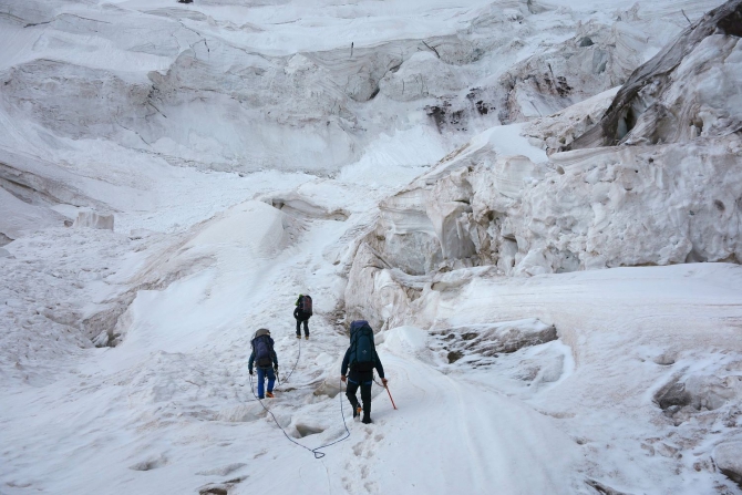 Сказ о том, как мы открыли самый восточный шеститысячник Заалайского хребта :, Альпинизм, экспедиция маи "заалай-2013", курумды, заря востока, пик эйлера, перевал черная осыпь, перевал верхний нура, перевал предвершинный)