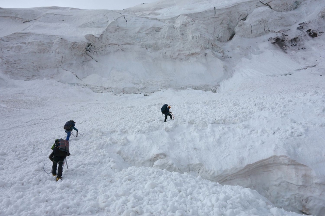 Сказ о том, как мы открыли самый восточный шеститысячник Заалайского хребта :, Альпинизм, экспедиция маи "заалай-2013", курумды, заря востока, пик эйлера, перевал черная осыпь, перевал верхний нура, перевал предвершинный)