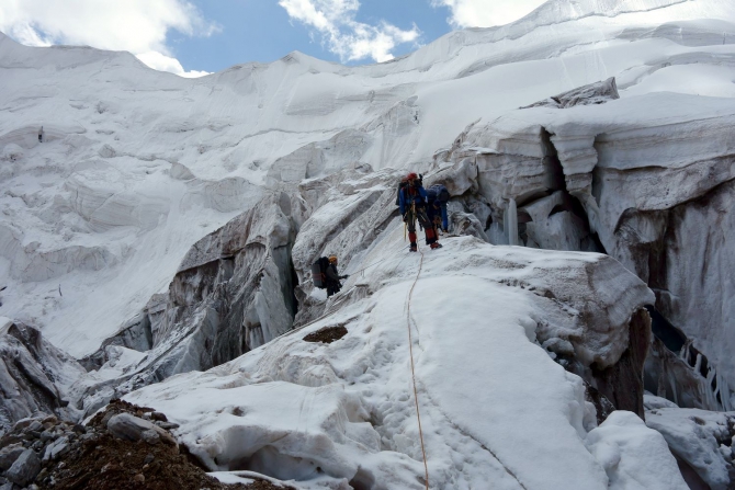 Сказ о том, как мы открыли самый восточный шеститысячник Заалайского хребта :, Альпинизм, экспедиция маи "заалай-2013", курумды, заря востока, пик эйлера, перевал черная осыпь, перевал верхний нура, перевал предвершинный)