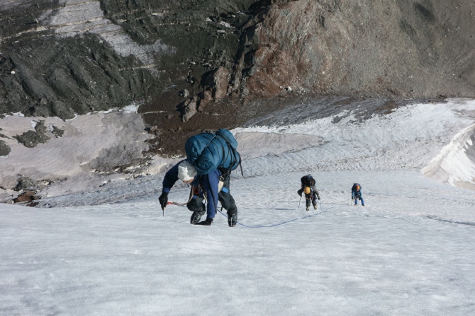 Сказ о том, как мы открыли самый восточный шеститысячник Заалайского хребта :, Альпинизм, экспедиция маи "заалай-2013", курумды, заря востока, пик эйлера, перевал черная осыпь, перевал верхний нура, перевал предвершинный)