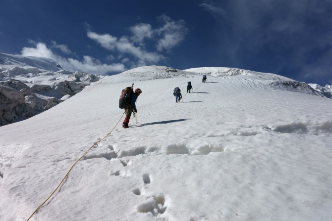 Сказ о том, как мы открыли самый восточный шеститысячник Заалайского хребта :, Альпинизм, экспедиция маи "заалай-2013", курумды, заря востока, пик эйлера, перевал черная осыпь, перевал верхний нура, перевал предвершинный)