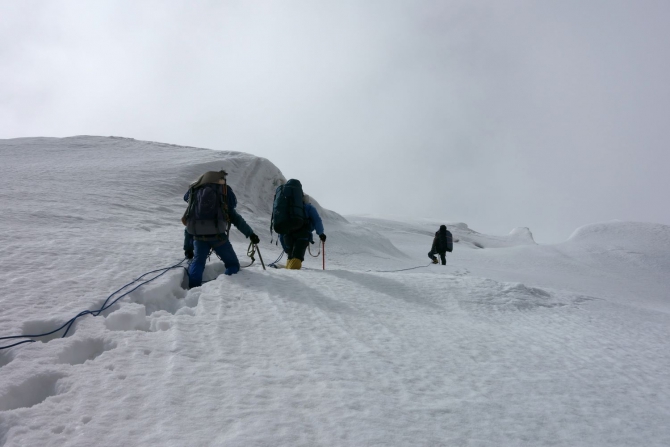 Сказ о том, как мы открыли самый восточный шеститысячник Заалайского хребта :, Альпинизм, экспедиция маи "заалай-2013", курумды, заря востока, пик эйлера, перевал черная осыпь, перевал верхний нура, перевал предвершинный)