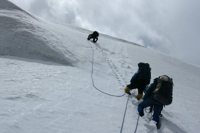 Сказ о том, как мы открыли самый восточный шеститысячник Заалайского хребта :, Альпинизм, экспедиция маи "заалай-2013", курумды, заря востока, пик эйлера, перевал черная осыпь, перевал верхний нура, перевал предвершинный)
