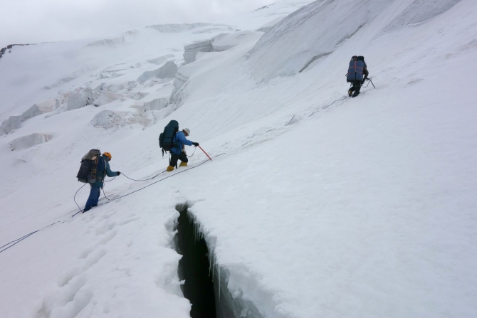 Сказ о том, как мы открыли самый восточный шеститысячник Заалайского хребта :, Альпинизм, экспедиция маи "заалай-2013", курумды, заря востока, пик эйлера, перевал черная осыпь, перевал верхний нура, перевал предвершинный)