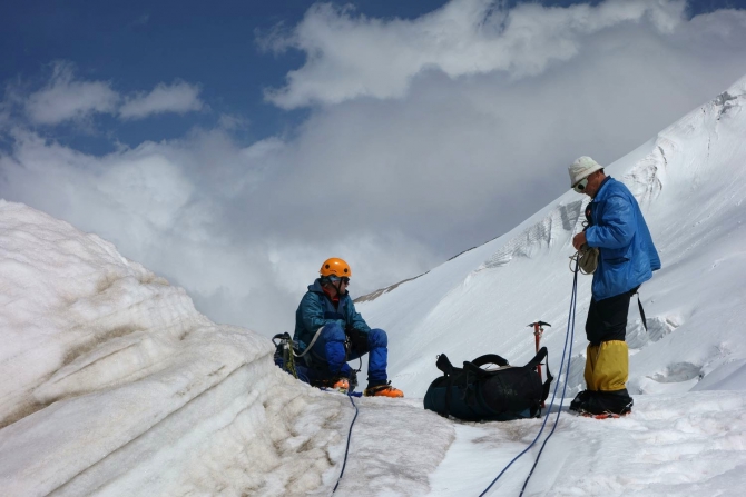 Сказ о том, как мы открыли самый восточный шеститысячник Заалайского хребта :, Альпинизм, экспедиция маи "заалай-2013", курумды, заря востока, пик эйлера, перевал черная осыпь, перевал верхний нура, перевал предвершинный)