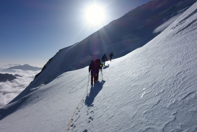Сказ о том, как мы открыли самый восточный шеститысячник Заалайского хребта :, Альпинизм, экспедиция маи "заалай-2013", курумды, заря востока, пик эйлера, перевал черная осыпь, перевал верхний нура, перевал предвершинный)
