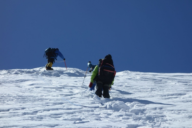 Сказ о том, как мы открыли самый восточный шеститысячник Заалайского хребта :, Альпинизм, экспедиция маи "заалай-2013", курумды, заря востока, пик эйлера, перевал черная осыпь, перевал верхний нура, перевал предвершинный)
