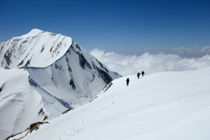Сказ о том, как мы открыли самый восточный шеститысячник Заалайского хребта :, Альпинизм, экспедиция маи "заалай-2013", курумды, заря востока, пик эйлера, перевал черная осыпь, перевал верхний нура, перевал предвершинный)