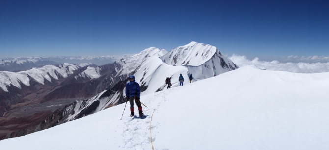 Сказ о том, как мы открыли самый восточный шеститысячник Заалайского хребта :, Альпинизм, экспедиция маи "заалай-2013", курумды, заря востока, пик эйлера, перевал черная осыпь, перевал верхний нура, перевал предвершинный)