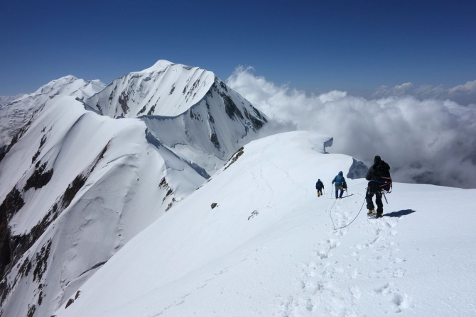 Сказ о том, как мы открыли самый восточный шеститысячник Заалайского хребта :, Альпинизм, экспедиция маи "заалай-2013", курумды, заря востока, пик эйлера, перевал черная осыпь, перевал верхний нура, перевал предвершинный)