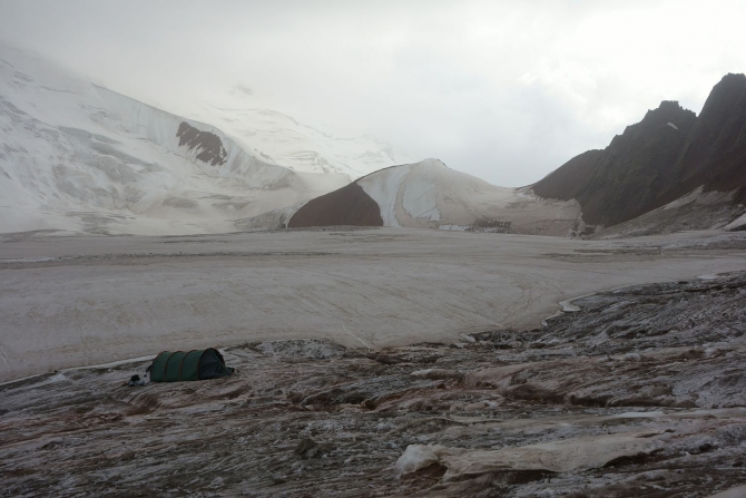 Сказ о том, как мы открыли самый восточный шеститысячник Заалайского хребта :, Альпинизм, экспедиция маи "заалай-2013", курумды, заря востока, пик эйлера, перевал черная осыпь, перевал верхний нура, перевал предвершинный)