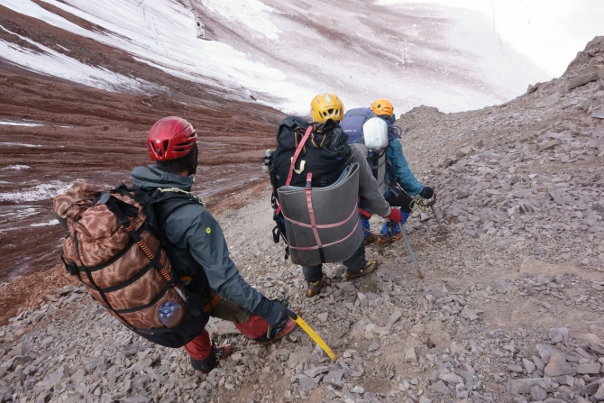 Сказ о том, как мы открыли самый восточный шеститысячник Заалайского хребта :, Альпинизм, экспедиция маи "заалай-2013", курумды, заря востока, пик эйлера, перевал черная осыпь, перевал верхний нура, перевал предвершинный)