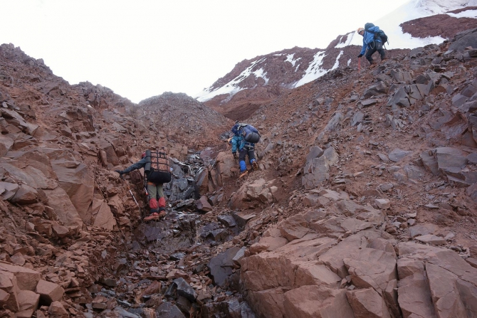 Сказ о том, как мы открыли самый восточный шеститысячник Заалайского хребта :, Альпинизм, экспедиция маи "заалай-2013", курумды, заря востока, пик эйлера, перевал черная осыпь, перевал верхний нура, перевал предвершинный)