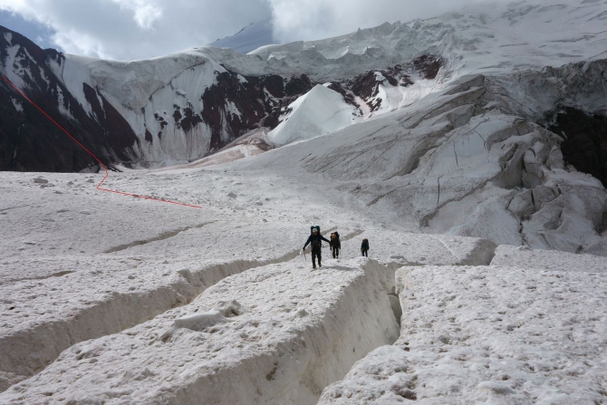 Сказ о том, как мы открыли самый восточный шеститысячник Заалайского хребта :, Альпинизм, экспедиция маи "заалай-2013", курумды, заря востока, пик эйлера, перевал черная осыпь, перевал верхний нура, перевал предвершинный)