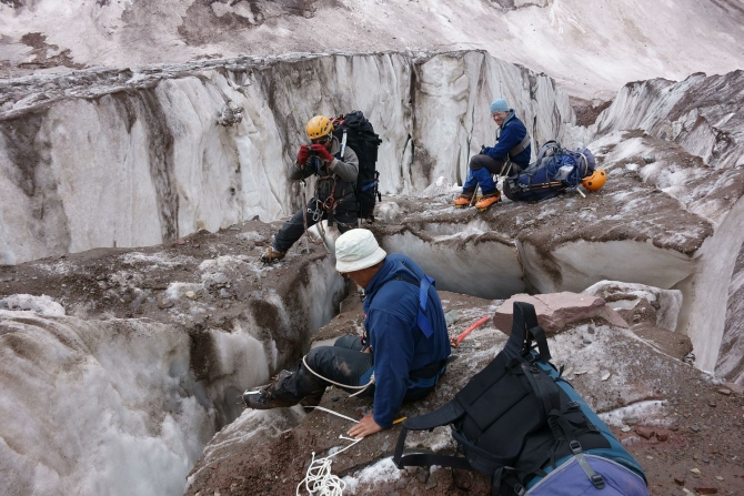 Сказ о том, как мы открыли самый восточный шеститысячник Заалайского хребта :, Альпинизм, экспедиция маи "заалай-2013", курумды, заря востока, пик эйлера, перевал черная осыпь, перевал верхний нура, перевал предвершинный)